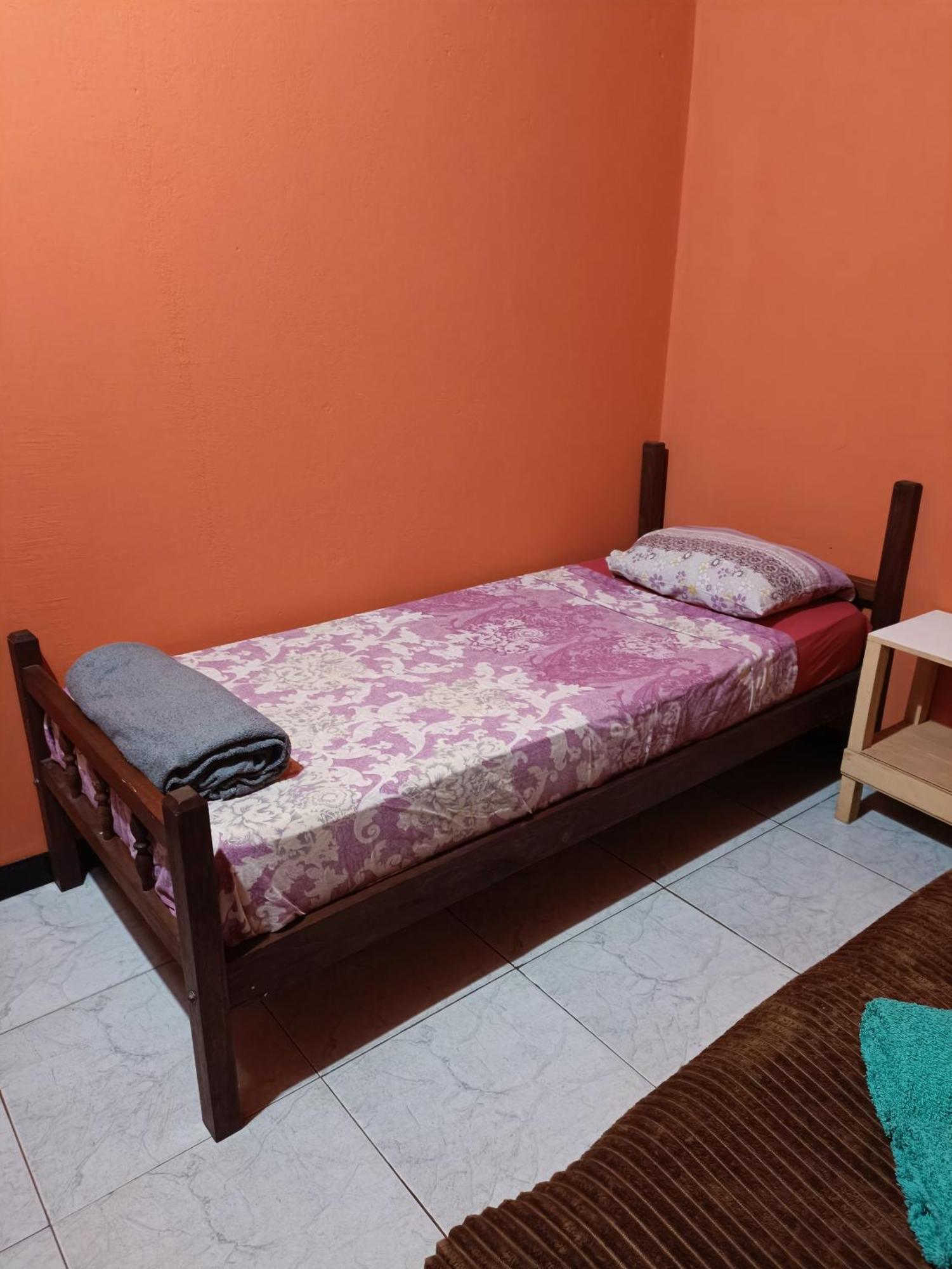 Hostel El Amanecer Пуэрто-Игуасу Номер фото